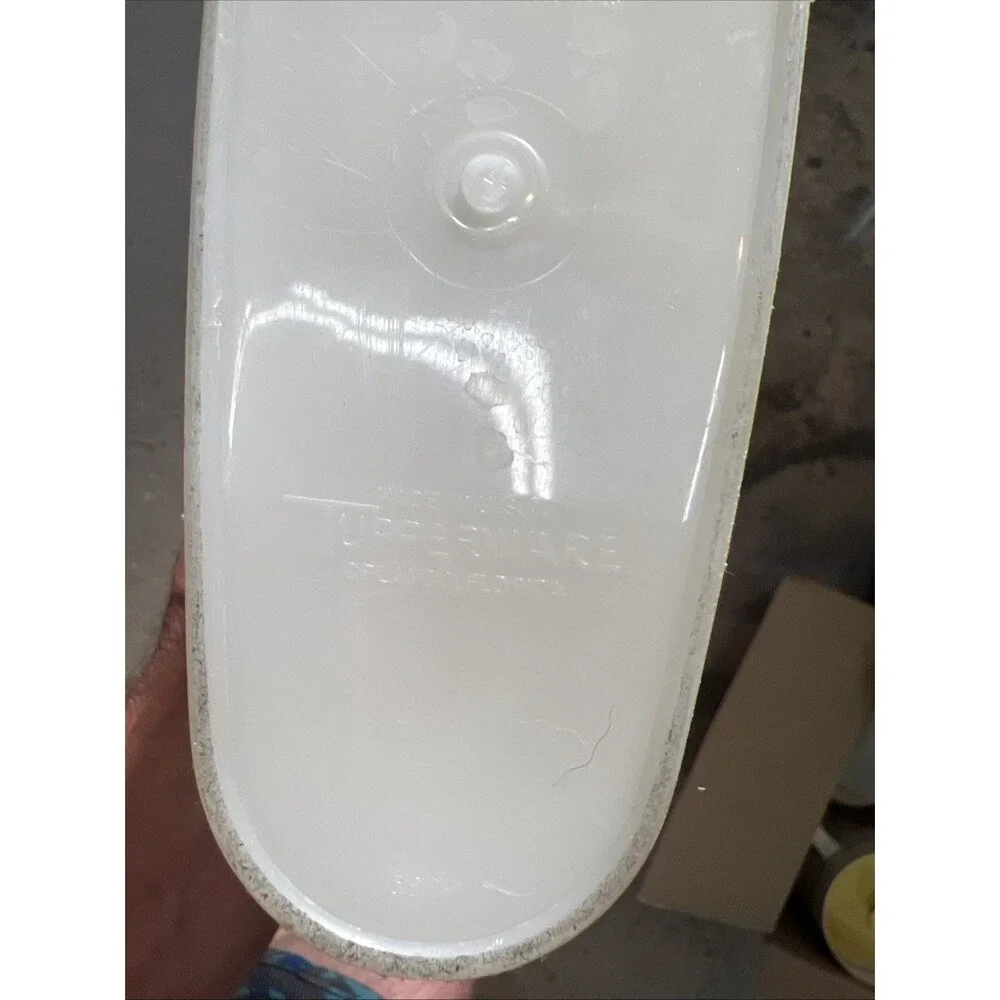 Tupperware vintage 587